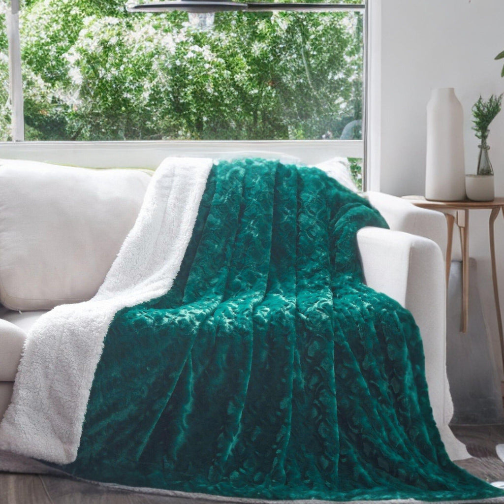 DaDa Bedding Emerald Mermaid Faux Fur Sherpa Throw Blanket, Throw to Queen