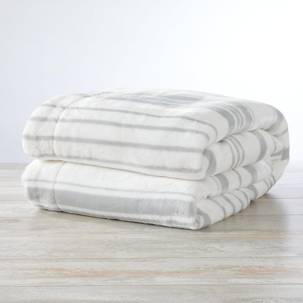 Great Bay Home Velvet Plush Sherpa Blanket, Reversible, Throw to King